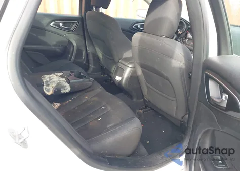 2015 Chrysler 200 Limited z USA, uszkodzony, nr VIN 1C3CCCABXFN747613